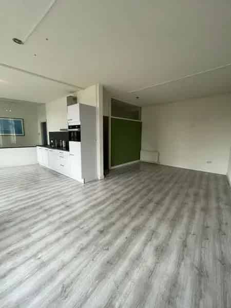 Ruim Appartement te Huur in Authentiek Pand