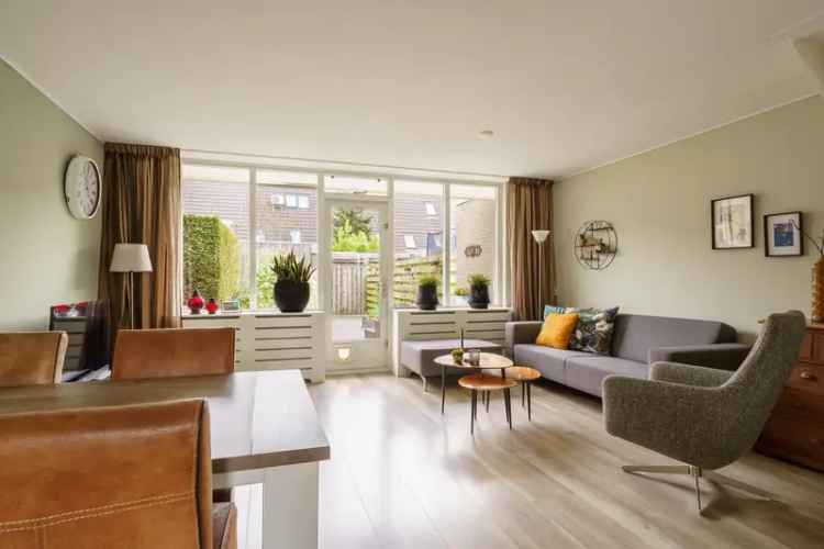 Huis te koop Almere Filmwijk: Instapklare gezinswoning met tuin en dakterras