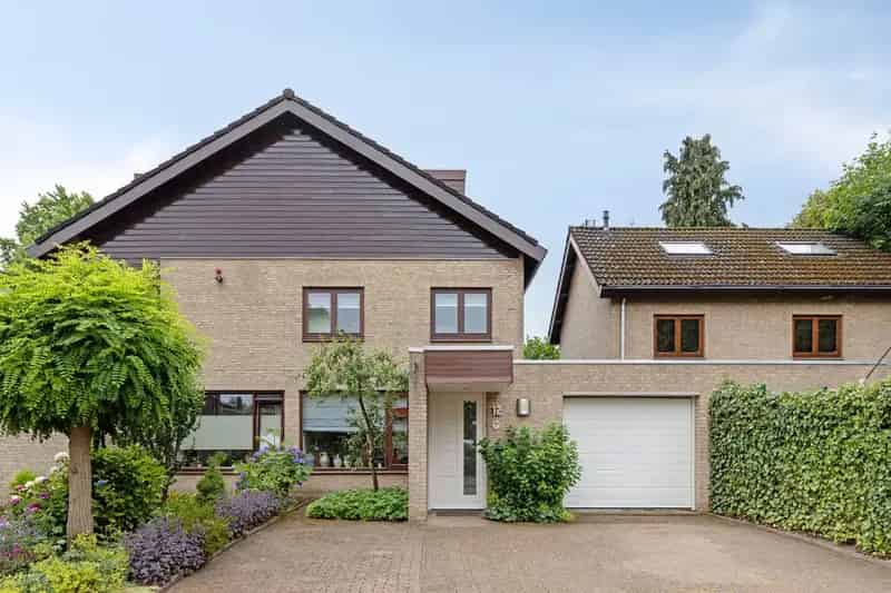 Tweekapper te Koop Oosterhout 4 slaapkamers Tuin Garage