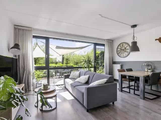 Gelijkvloers Wonen Huissen: Terras Privacy Parkeerplaats