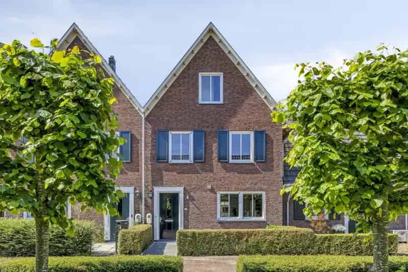 Stijlvol Herenhuis nabij De Groenzoom