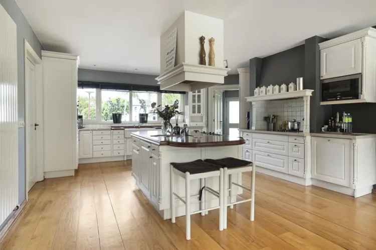 Luxe Villa Lelystad 14 Kamers 5 Badkamers Zwembad