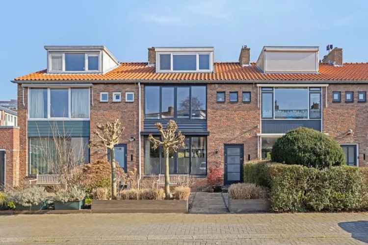 Huis te koop Amstelveen Elsrijk: Ruime gezinswoning nabij Stadshart