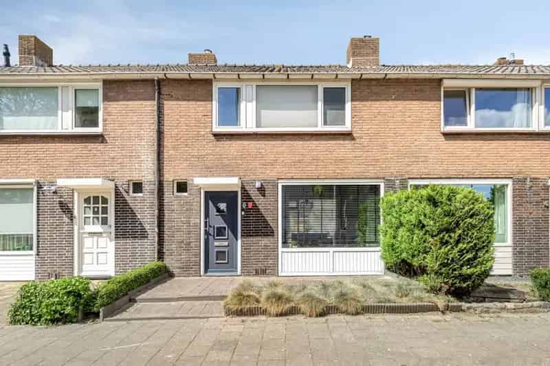 Ruime Tussenwoning Paauwenburg 3 Slaapkamers Serre Diepe Tuin