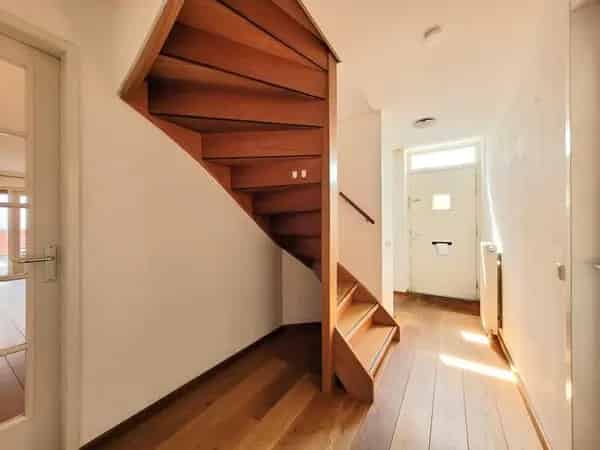 Hoekwoning Eindhoven Centrum 2 slaapkamers tuin parkeerplaats