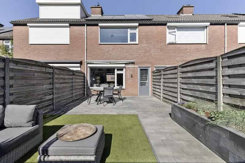Instapklare woning Kortendijk 4 slaapkamers 12 zonnepanelen