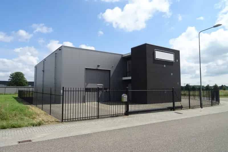 Bedrijfshal te Huur Herten 566m² Showroom Kantoren