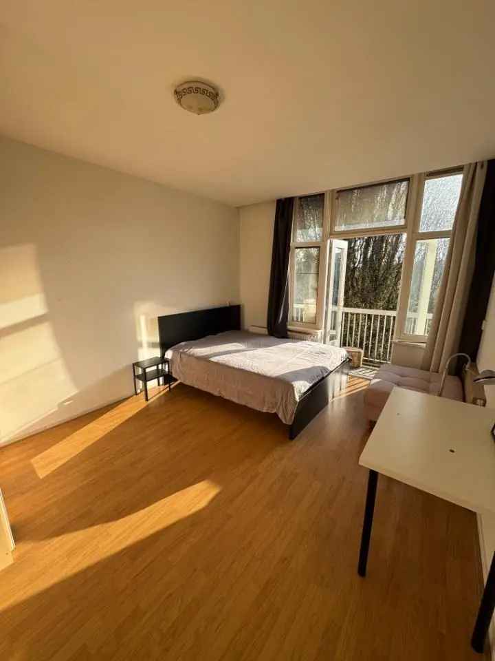 Spacious 2 bedroom apartment in Amsterdam West