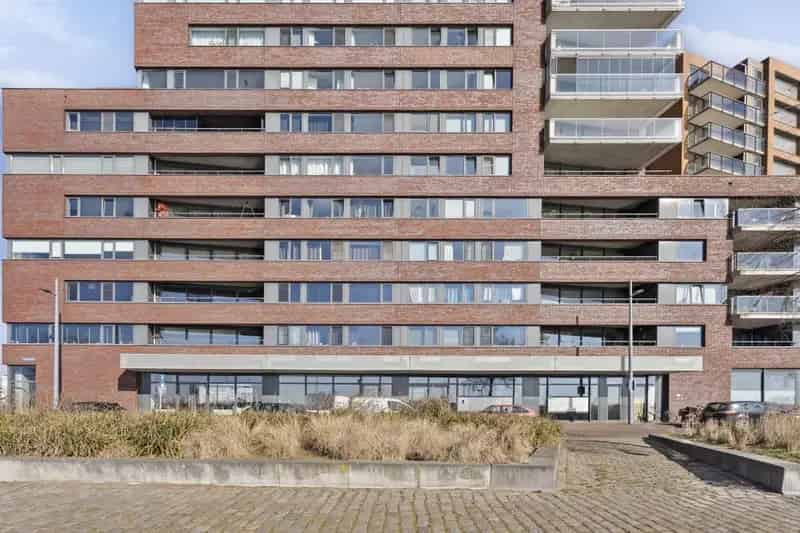 99m2 Appartement Lloydpier Rotterdam Balkon Parkeerplaats Uitzicht