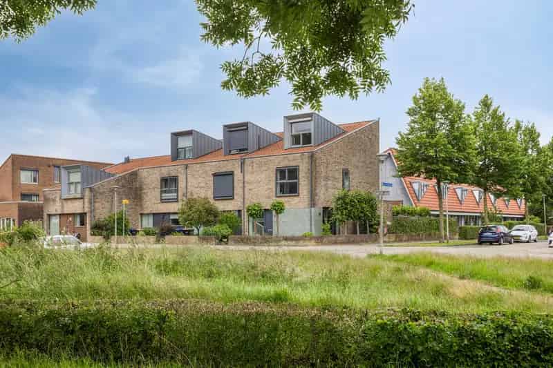Hoekwoning Zeewolde 4 slaapkamers moderne keuken badkamer energielabel A