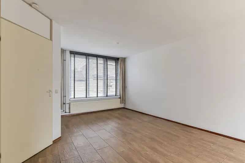 Te Koop: Ruime 4 Slaapkamers Twee Onder Een Kapwoning Blerick