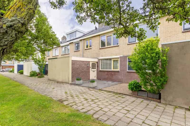 Ruime gezinswoning te koop in Den Helder