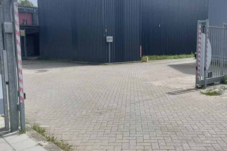 Garagebox te huur Almere 27m2 Opslagruimte Bedrijventerrein