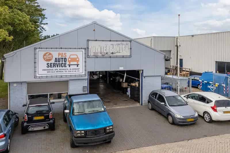 Beleggingspand Almere  253m²  Garagebedrijf Huurder