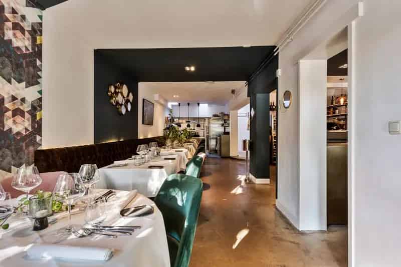 Belegging Breukelen: Winkel Woonhuis Verhuurd Restaurant Maan