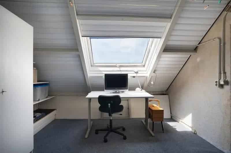 Ruime Hoekwoning te Best 4 Slaapkamers Garage Tuin