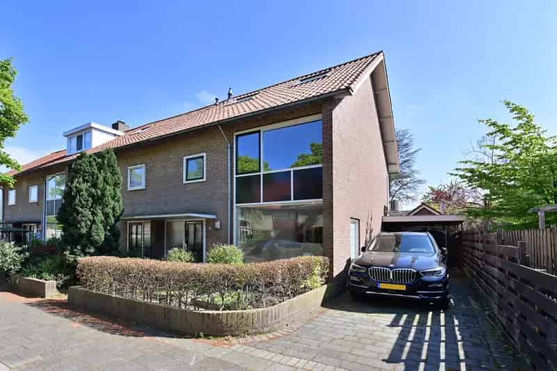 Huis te koop Hilversum: Ruime hoekwoning nabij Mediapark