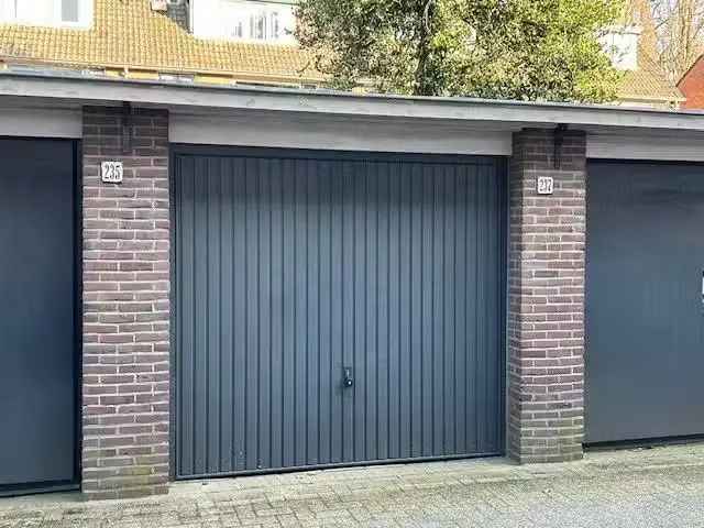 Garagebox te koop Bussum nabij NS station