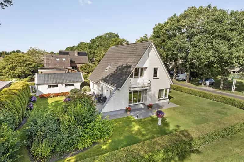 Ruime Vrijstaande Woning Schoonoord 4 Slaapkamers Garage Tuin