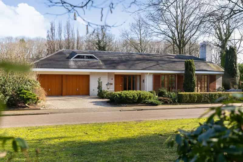 Luxe Villa met Binnenzwembad nabij Utrechtse Heuvelrug