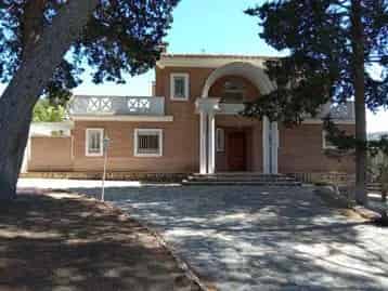 Luxe Villa Tortosa 5 Slaapkamers Zwembad