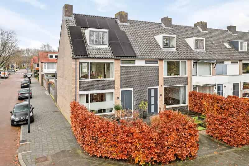 Ruime Hoekwoning Breda Zuid 3 slaapkamers Moderne Keuken Tuin Garage