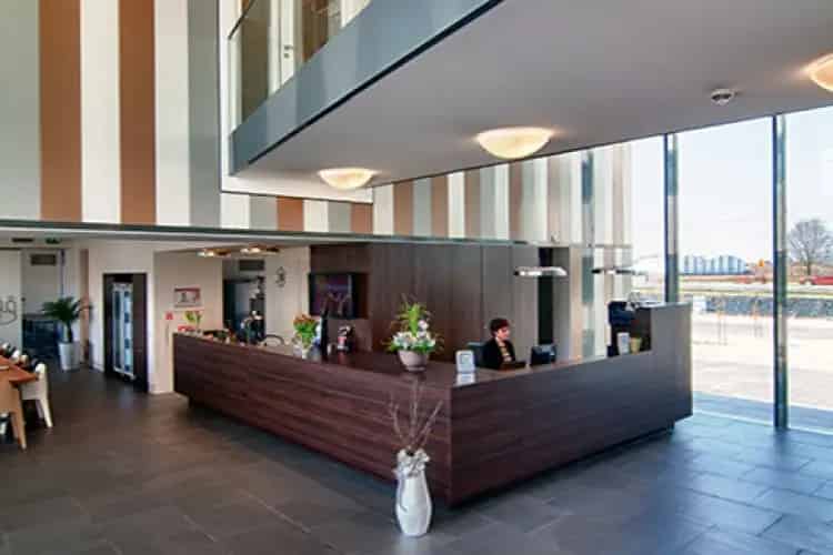 Kantoorruimte Roermond A73: Modern Business Center