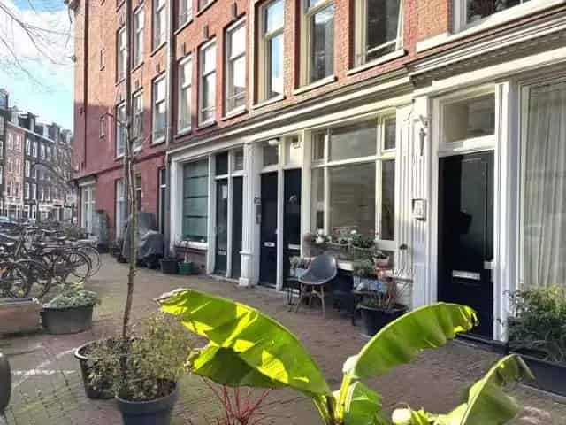 Tweekamer benedenwoning met tuin Staatsliedenbuurt