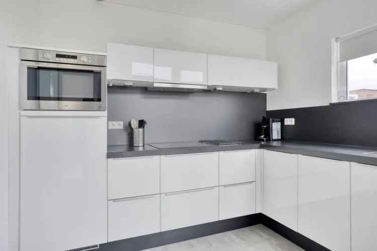2-onder-1-kap woning Wipstrik  Garage 3 slaapkamers Moderne keuken