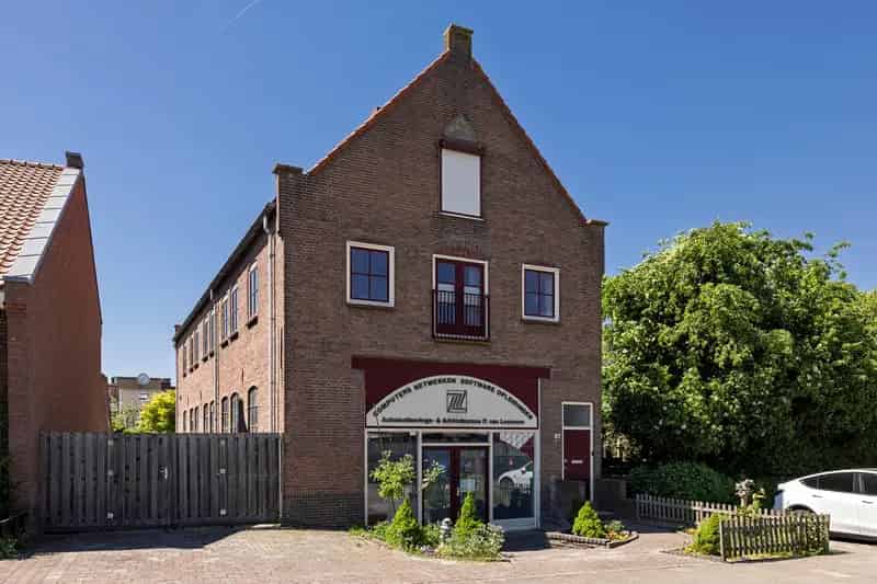 Bedrijfshal Woning Wijk bij Duurstede 391m2 6 slaapkamers