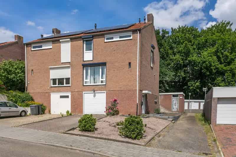 Halfvrijstaande woning 3 slaapkamers Brunssum