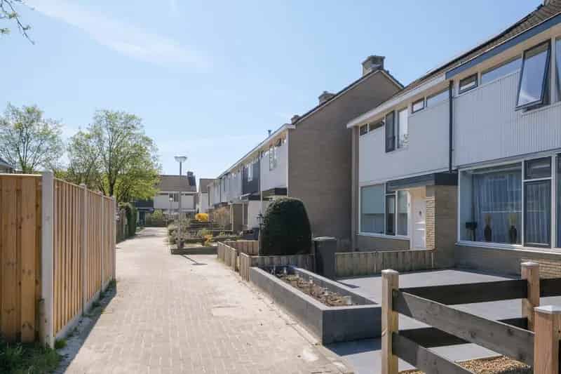 Ruime gezinswoning Schelfhorst 3 slaapkamers moderne keuken zonnepanelen