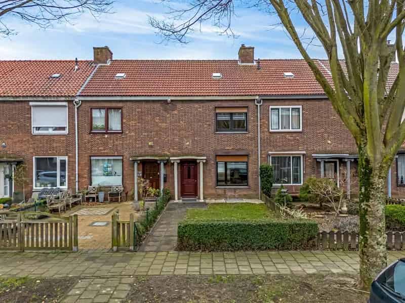 Tussenwoning met Aanbouw Oud Geleen