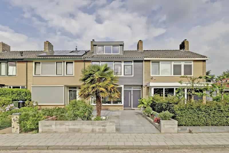 Ruime Gezinswoning Meerndijk 4 Slaapkamers Grote Tuin