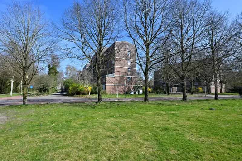 Ruim 3-kamerappartement Nellestein nabij Gaasperplas