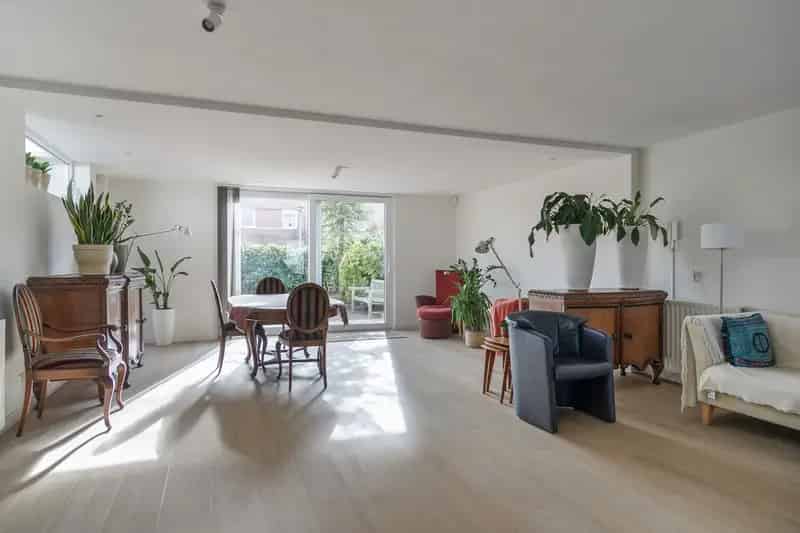Rustig huis Almere met lichte woonkamer en tuin op het zuiden