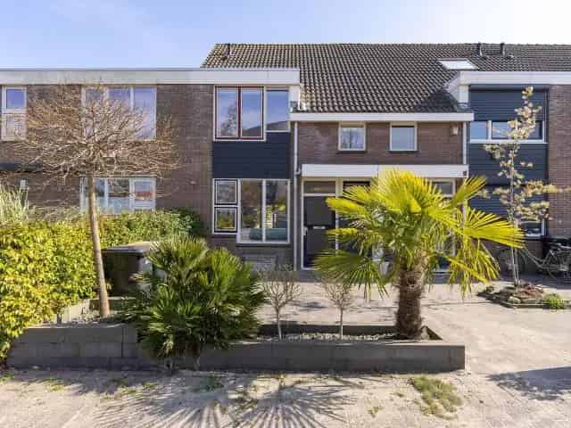 Gezinswoning te koop Hoorn 3 slaapkamers nabij park en station