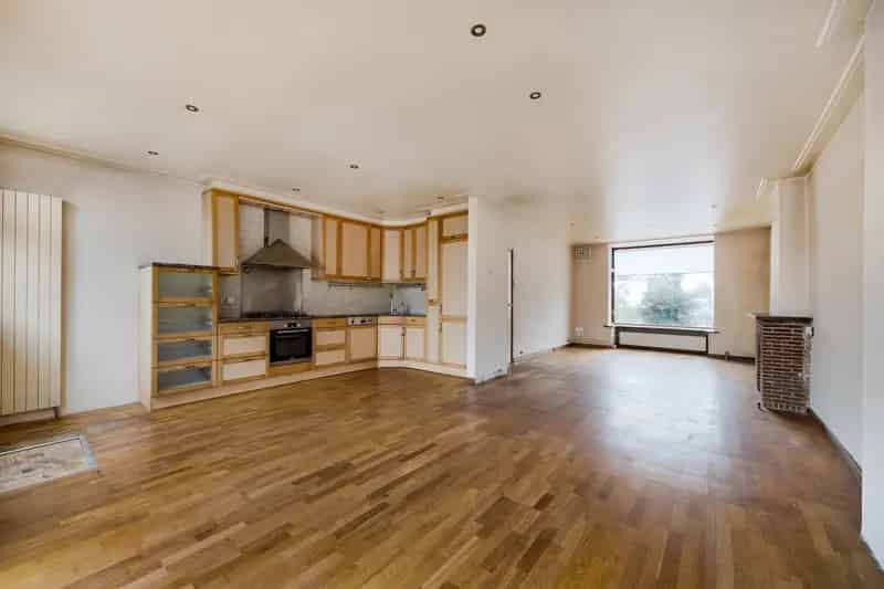 Huis te koop Essenlaan Zwanenburg 100m
				
