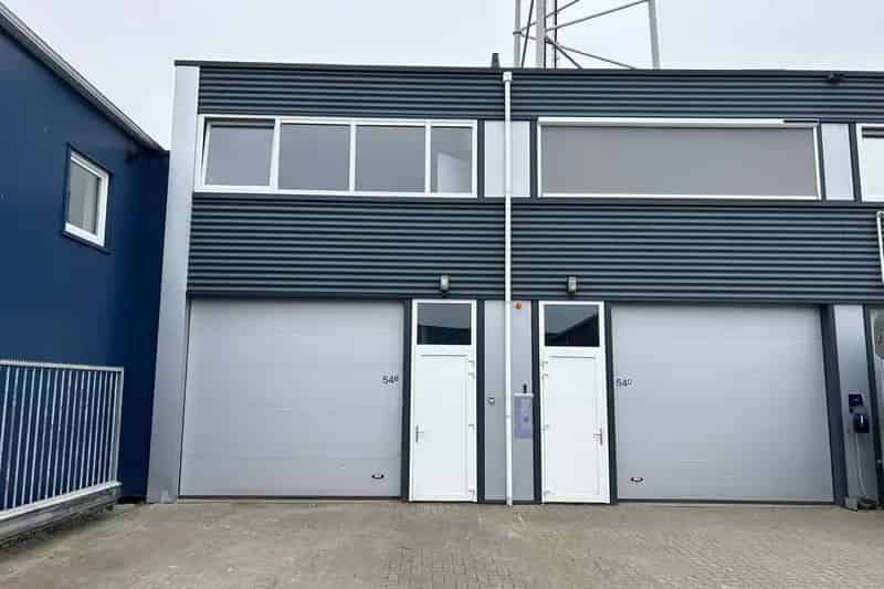 Bedrijfshal Leeuwarden 183m² te koop