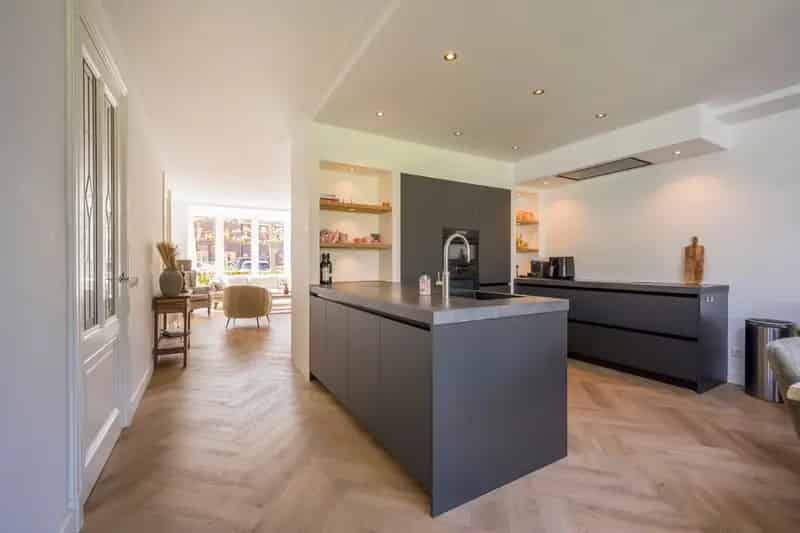 Huis te koop Nijkerk Vlinderlaan: Luxe woning met 4 slaapkamers en veranda