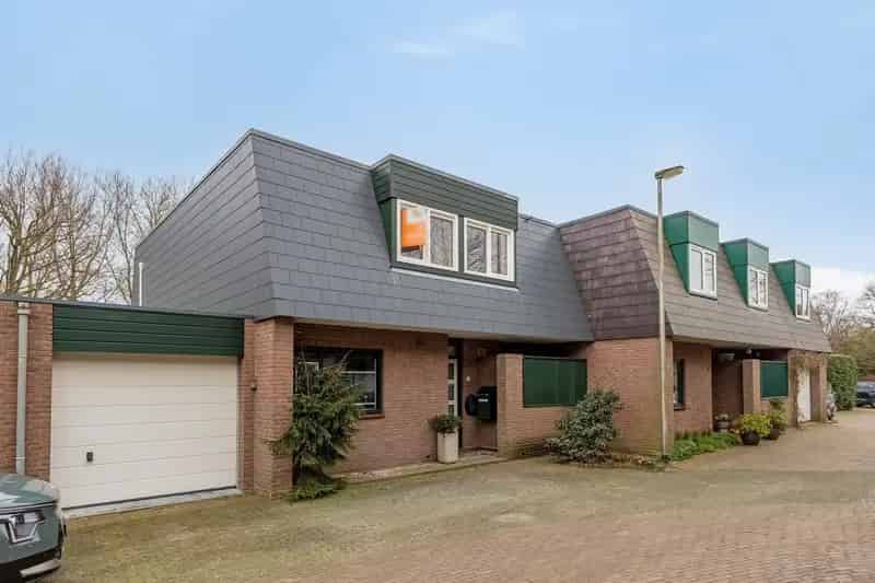 Ruime woning Leiderdorp met garage en 2 badkamers