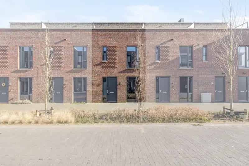 Moderne Tussenwoning Venlo 3 Slaapkamers Carport Energiezuinig