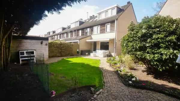 Moderne Hoekwoning Huizen 4 slaapkamers Instapklaar
