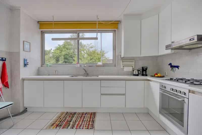Ruime Hoekwoning Rhenen met Souterrain en Garage