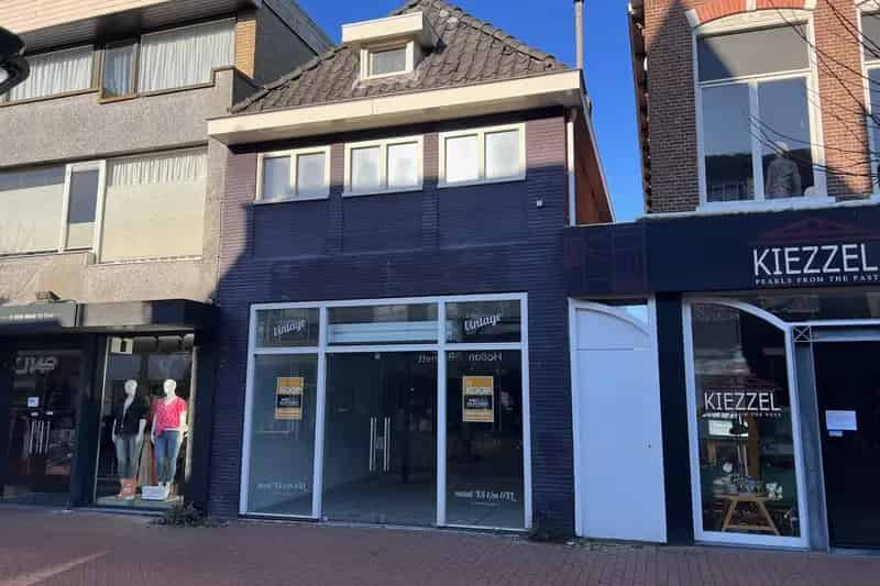 Winkel te Koop Drachten Centrum: 5 Meter Breedte Goede Staat