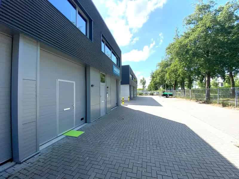 Bedrijfshal te Huur Almere 92m²