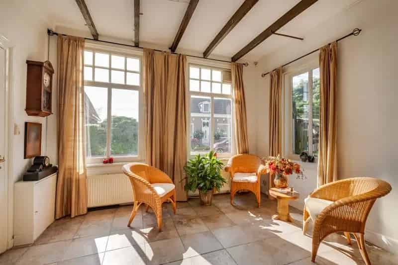 Karakteristieke Hoekwoning Dieren Zuid