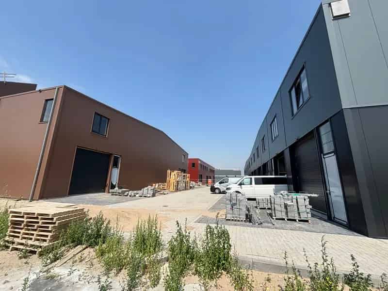 Bedrijfshal Zoetermeer te Huur of Koop