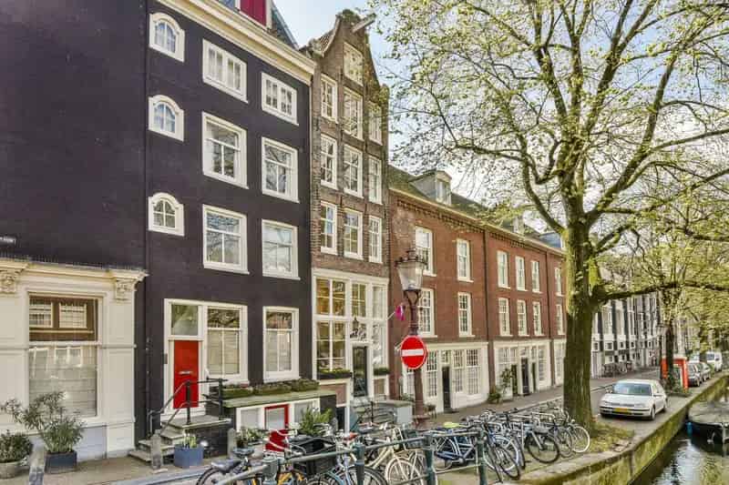Grachtenpand Jordaan 4 slaapkamers 2 badkamers ruim terras
