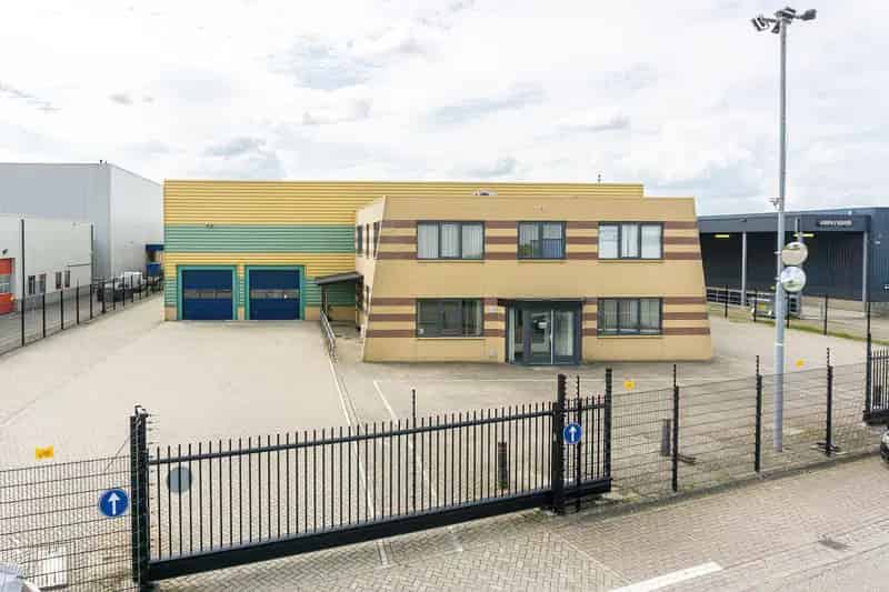 Bedrijfshal te huur Tiel 1857m² - Bedrijventerrein Kellen